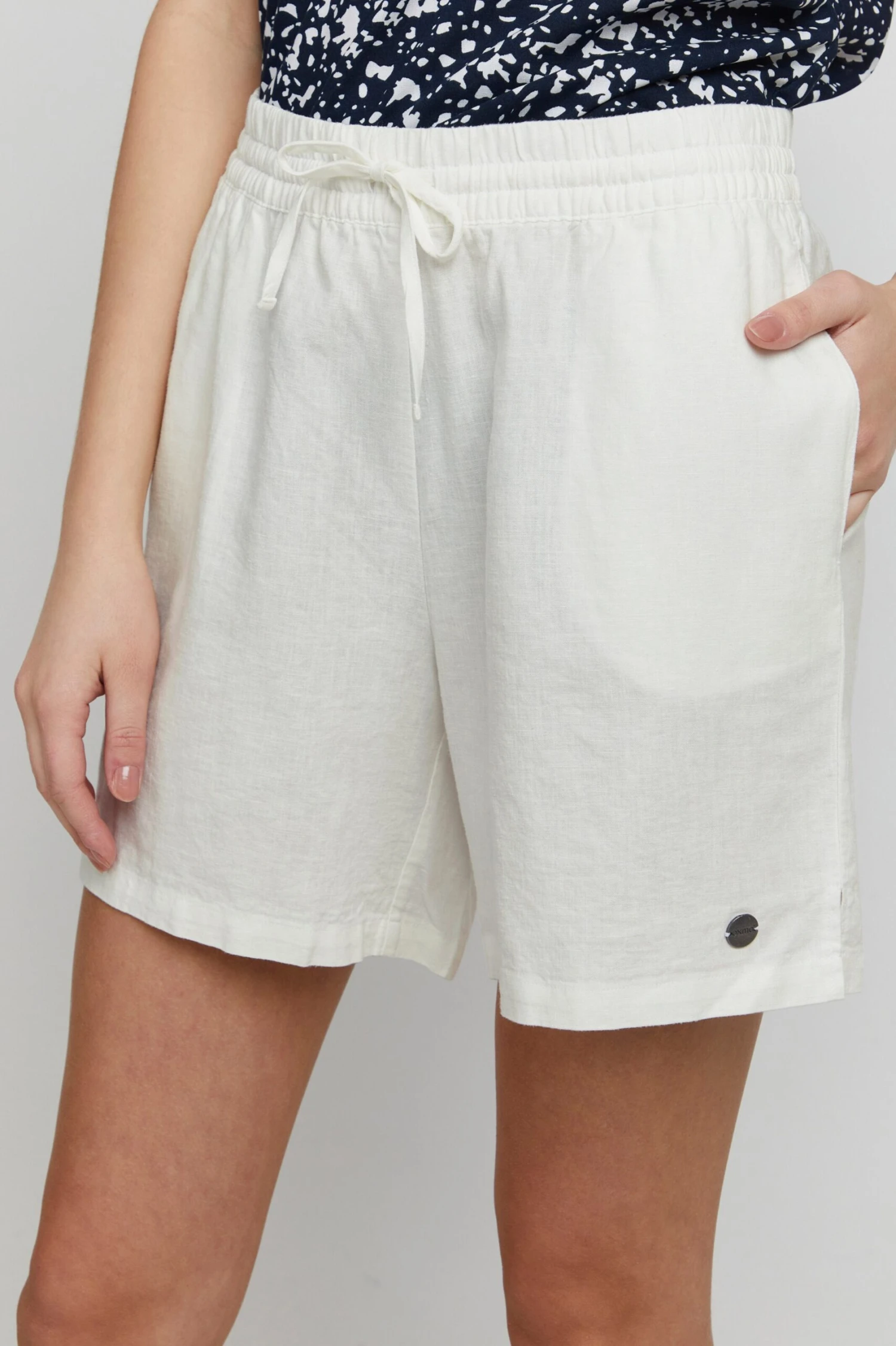 OXMO Shorts Loosefit Hose Algea Frauen Offwhite 5 OXMO Shorts Loosefit Hose Algea Frauen Offwhite – Bild 5