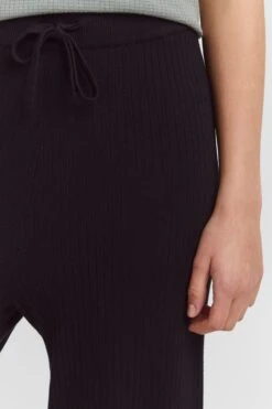 OXMO Stoffhosen Wide Leg Stoffhose Rie Frauen Schwarz 10 OXMO Stoffhosen Wide Leg Stoffhose Rie Frauen Schwarz -OXMO Verkaufs-Shop 09b065e1632b3827f70bdc9b6cb00436