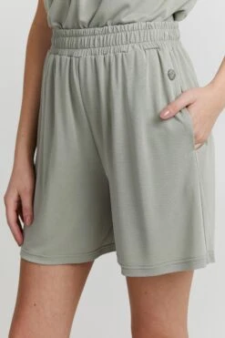 OXMO Hosen Loosefit Shorts BJÖRK Frauen Grün -OXMO Verkaufs-Shop 1e1b2a086da2db549a8bf78f22927cc8
