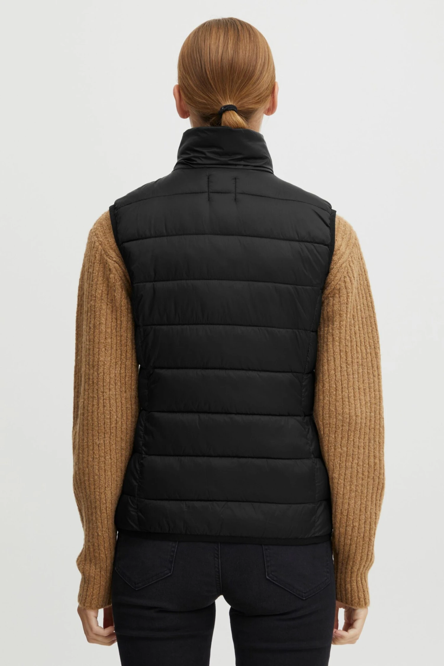 OXMO Westen Steppweste Bena Frauen Schwarz 4 OXMO Westen Steppweste Bena Frauen Schwarz – Bild 4