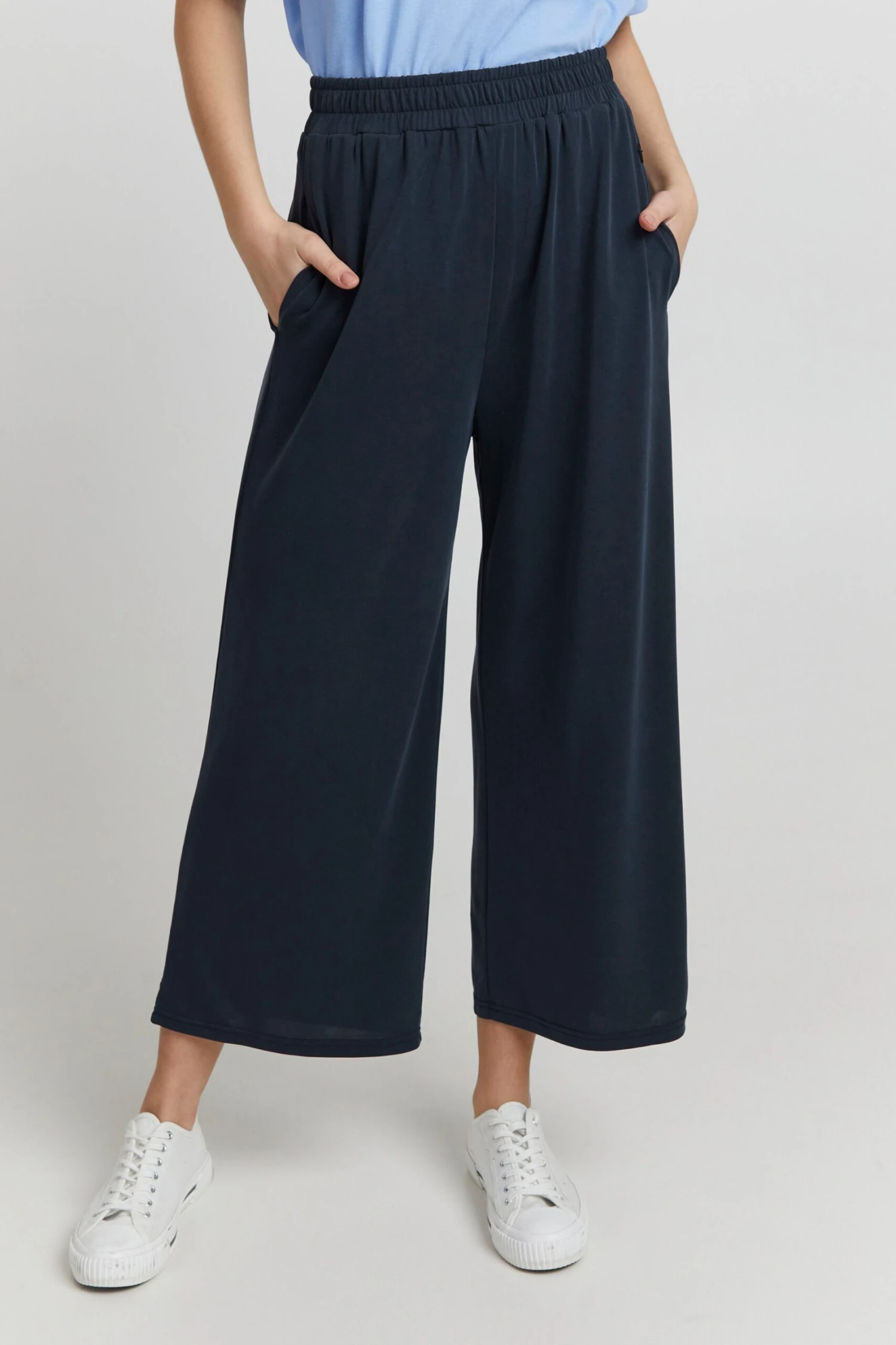 OXMO Stoffhosen Wide Leg Stoffhose OXBryndis Frauen Dunkelblau / Blaumeliert 2 OXMO Stoffhosen Wide Leg Stoffhose OXBryndis Frauen Dunkelblau / Blaumeliert – Bild 2