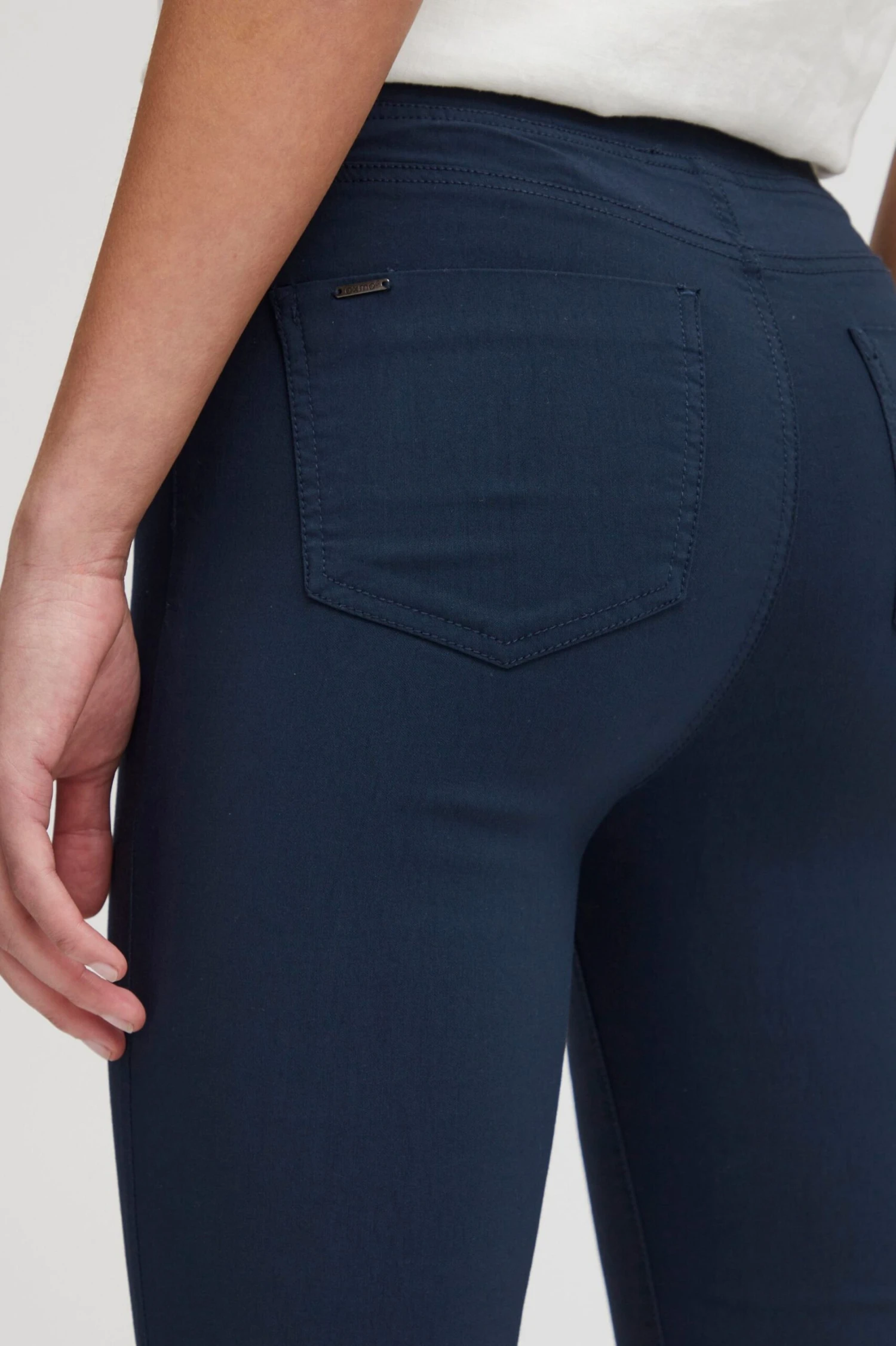 OXMO Shorts Skinny Bermuda Ditrine Frauen Blau 6 OXMO Shorts Skinny Bermuda Ditrine Frauen Blau – Bild 6