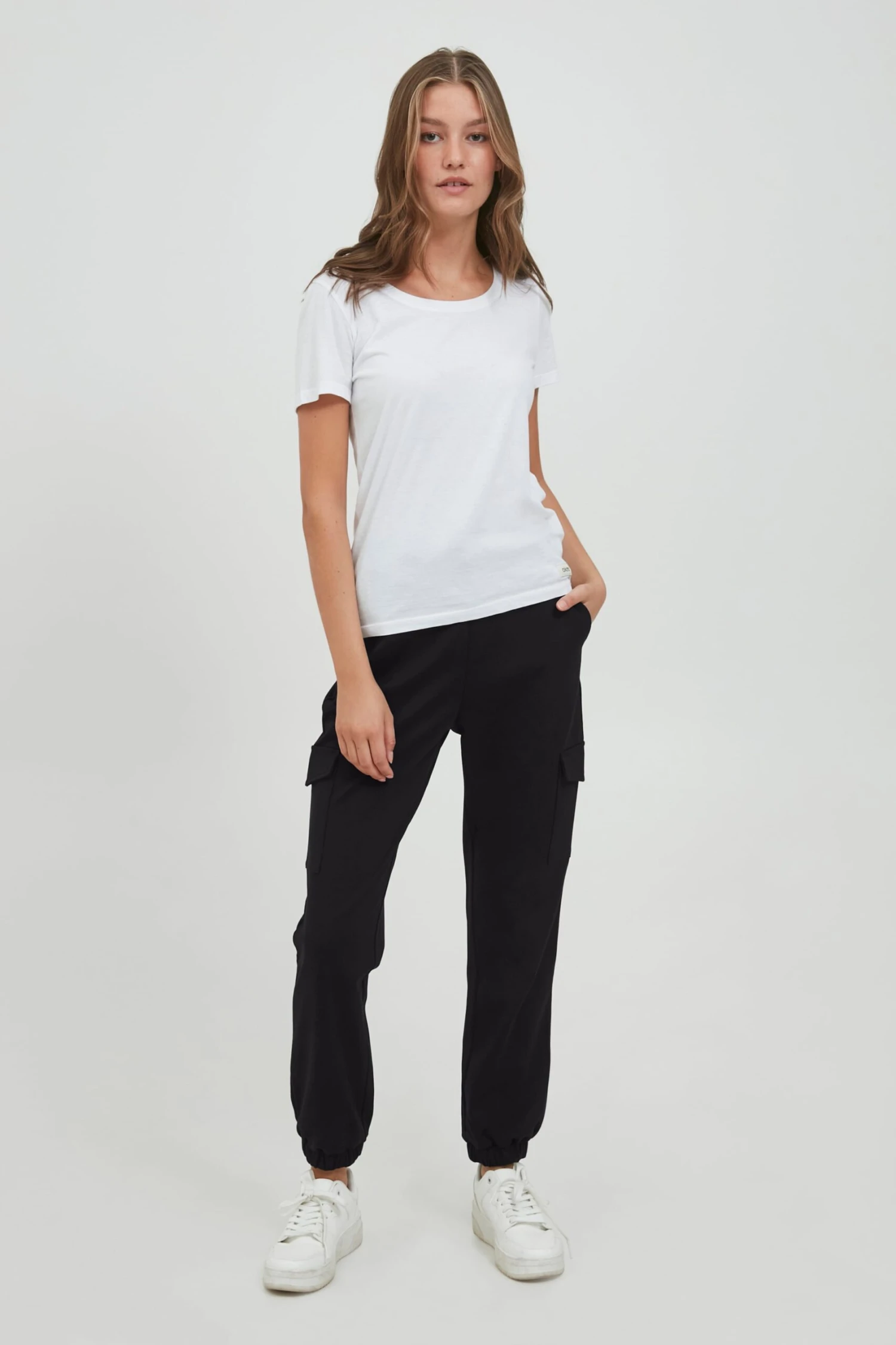 OXMO Cargohosen Loosefit Cargohose Henni Frauen Schwarz 3 OXMO Cargohosen Loosefit Cargohose Henni Frauen Schwarz – Bild 3