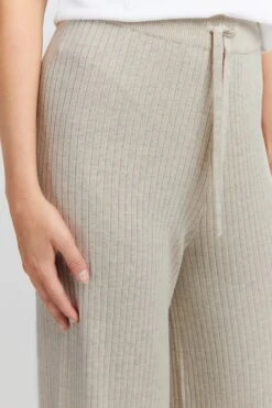 OXMO Stoffhosen Wide Leg Stoffhose Rie Frauen Creme -OXMO Verkaufs-Shop 34ba701513d923ae25d0924dcc115058