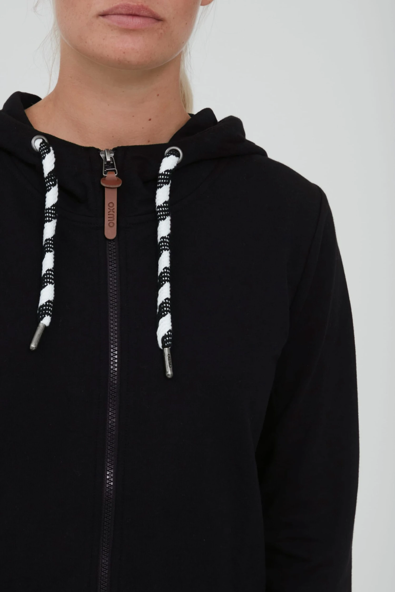 OXMO Sweatjacken Kapuzensweatjacke Wanda Frauen Schwarz 5 OXMO Sweatjacken Kapuzensweatjacke Wanda Frauen Schwarz – Bild 5