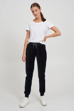 OXMO Jogginghosen Loosefit Sweathose NIKITA Frauen Schwarz -OXMO Verkaufs-Shop 4104a7501bd1fb9dae95750a611e553b