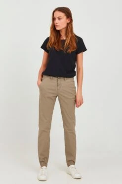 OXMO Chinos Loosefit Chinohose CHILLI Frauen Beige -OXMO Verkaufs-Shop 49f7b82b686932f277bcc08343bfdacb