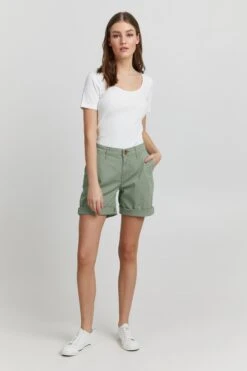 OXMO Shorts Regular Hose Charline Frauen Grün -OXMO Verkaufs-Shop 62c0a1a2c57ba8149c0d0cd01e424eba