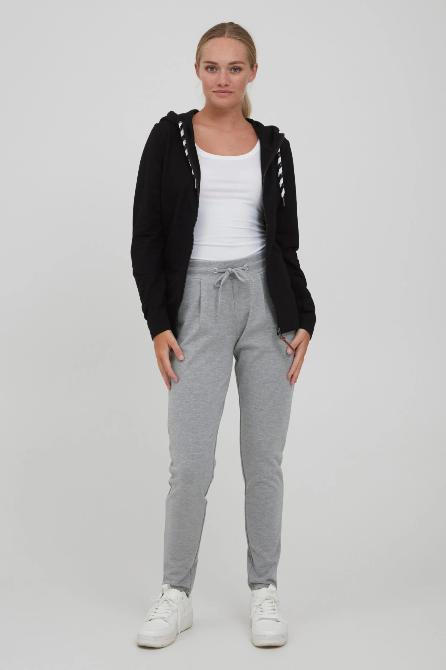 OXMO Sweatjacken Kapuzensweatjacke Wanda Frauen Schwarz 3 OXMO Sweatjacken Kapuzensweatjacke Wanda Frauen Schwarz – Bild 3