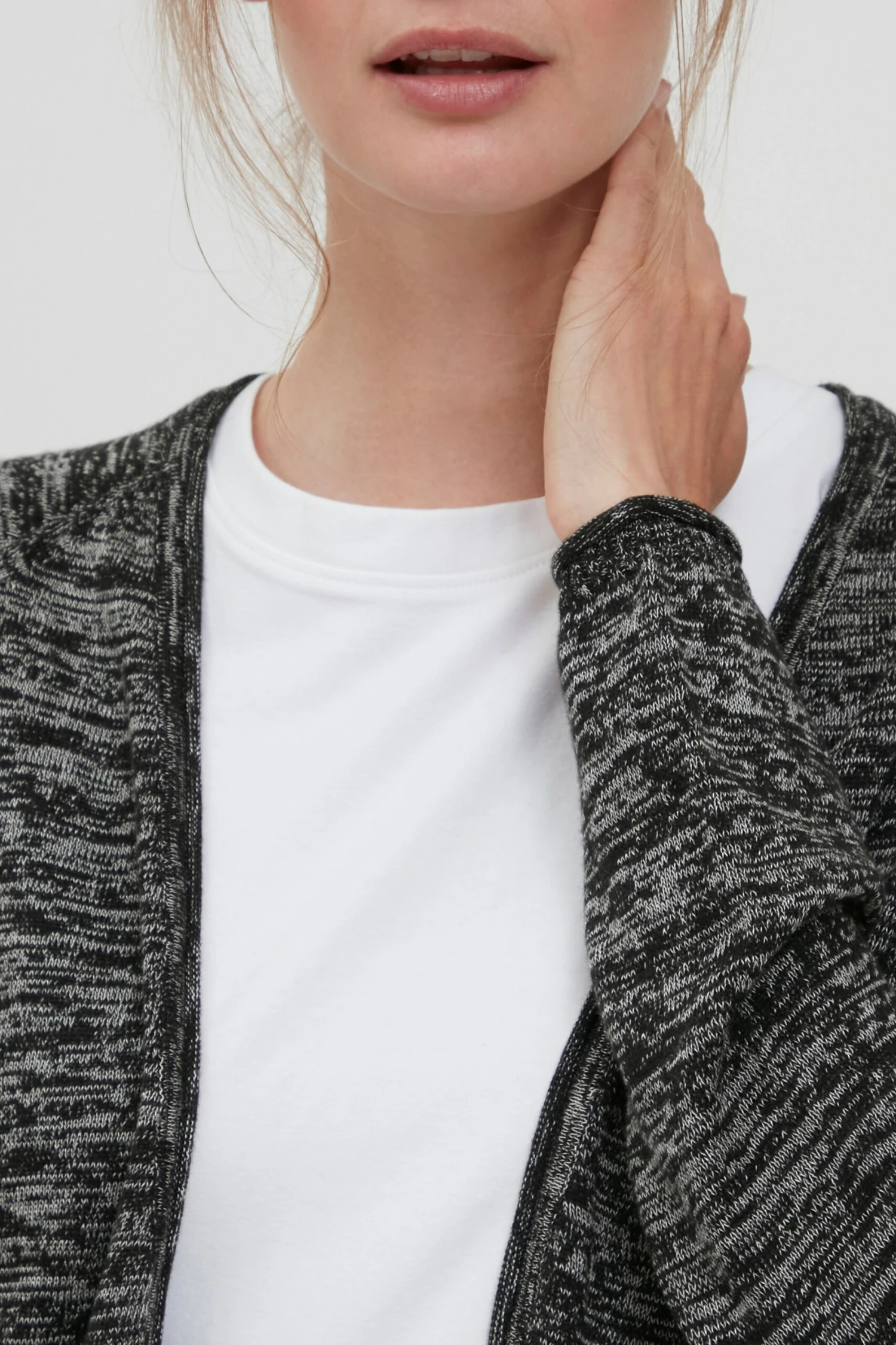 OXMO Strickjacken Strickjacke Danila Frauen Schwarz 5 OXMO Strickjacken Strickjacke Danila Frauen Schwarz – Bild 5