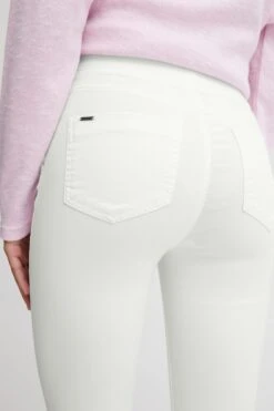 OXMO Hosen Slimfit Leggings Keily Frauen Weiß -OXMO Verkaufs-Shop 7cccf6aa15f28448ee5d61cf4e4e930d