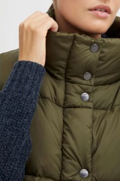 OXMO Westen Steppweste Bodani Frauen Oliv -OXMO Verkaufs-Shop 9f84cfaac5df01fea3c2810f1e69df0c