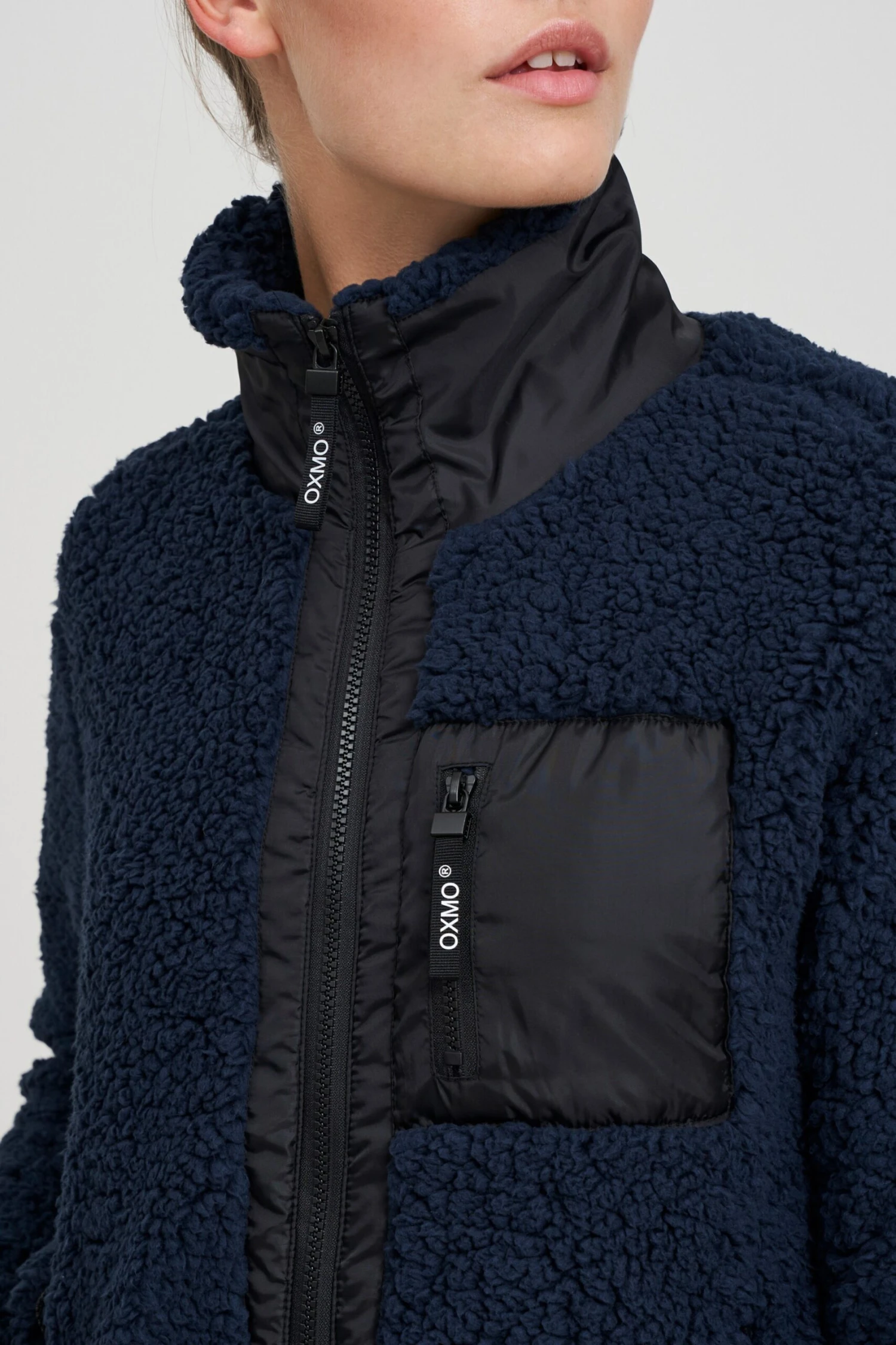 OXMO Outdoorjacken Fleecejacke Frauen Schwarz 5 OXMO Outdoorjacken Fleecejacke Frauen Schwarz – Bild 5