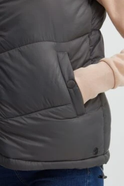 OXMO Westen Steppweste Tabita Frauen Grau -OXMO Verkaufs-Shop b0dad332d4c369bcb1ad7dba8310580a