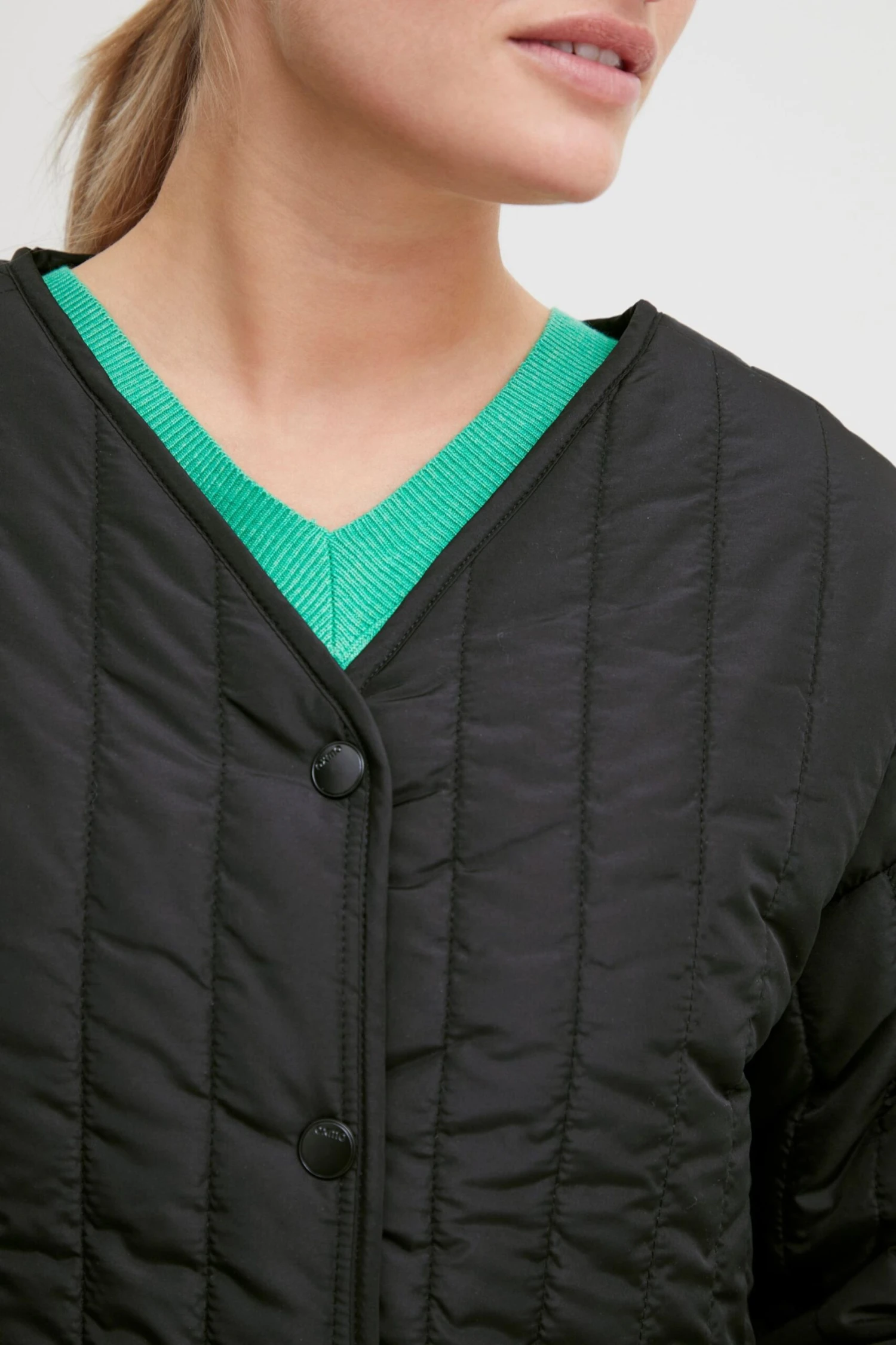 OXMO Übergangsjacken Steppjacke OXSAGGY Frauen Schwarz 4 OXMO Übergangsjacken Steppjacke OXSAGGY Frauen Schwarz – Bild 4