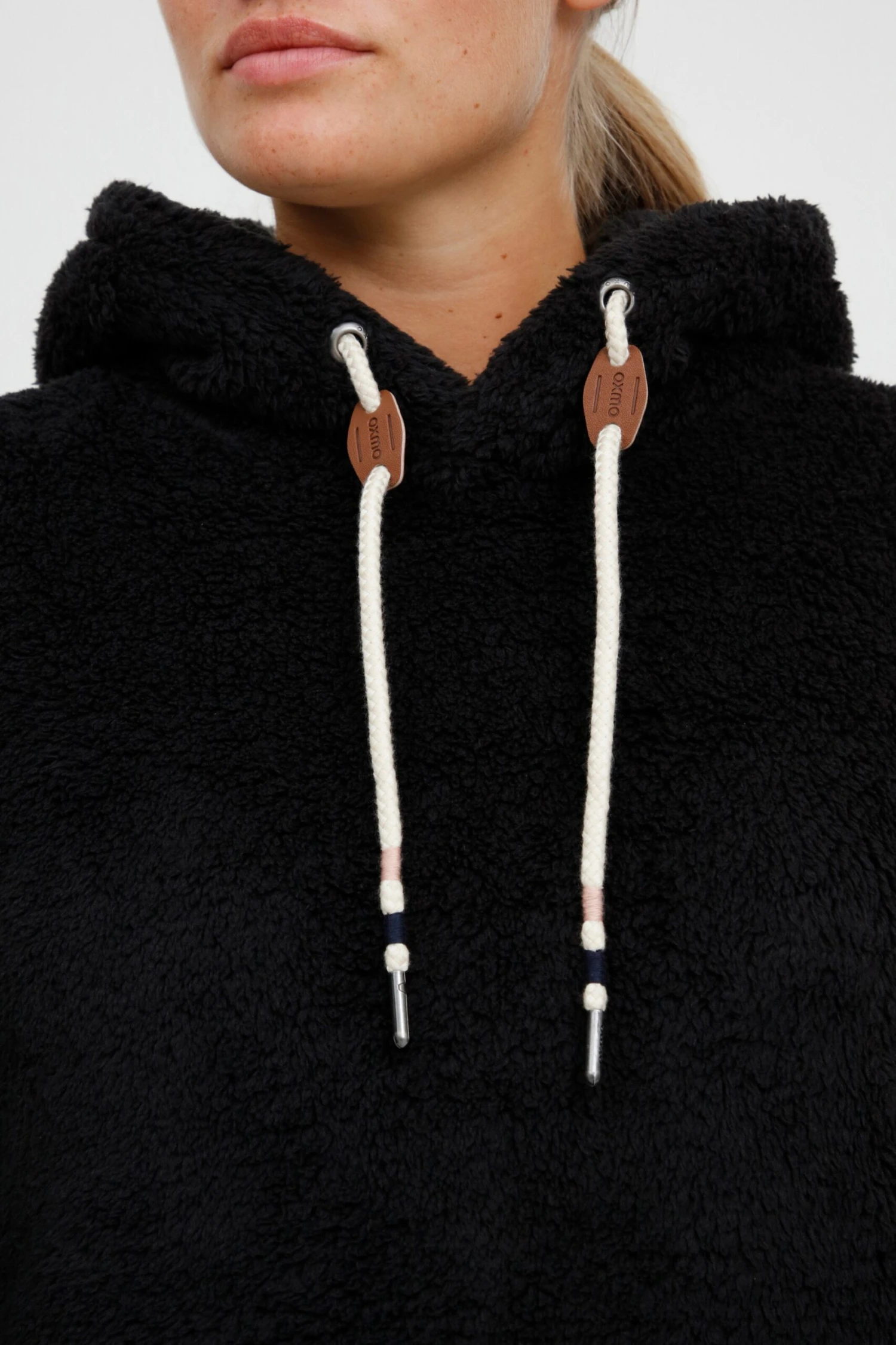 OXMO Kapuzenpullover Hoodie ANNIKEN Frauen Schwarz 5 OXMO Kapuzenpullover Hoodie ANNIKEN Frauen Schwarz – Bild 5