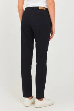 OXMO Chinos Regular Chinohose Pilar Frauen Schwarz -OXMO Verkaufs-Shop d76e96fd6473140be705b67adbce9e87