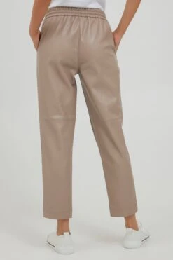 OXMO Stoffhosen Regular Jogger Pants PAULIA Frauen Beige -OXMO Verkaufs-Shop e07ed3a8b301839caebb03d85b283750