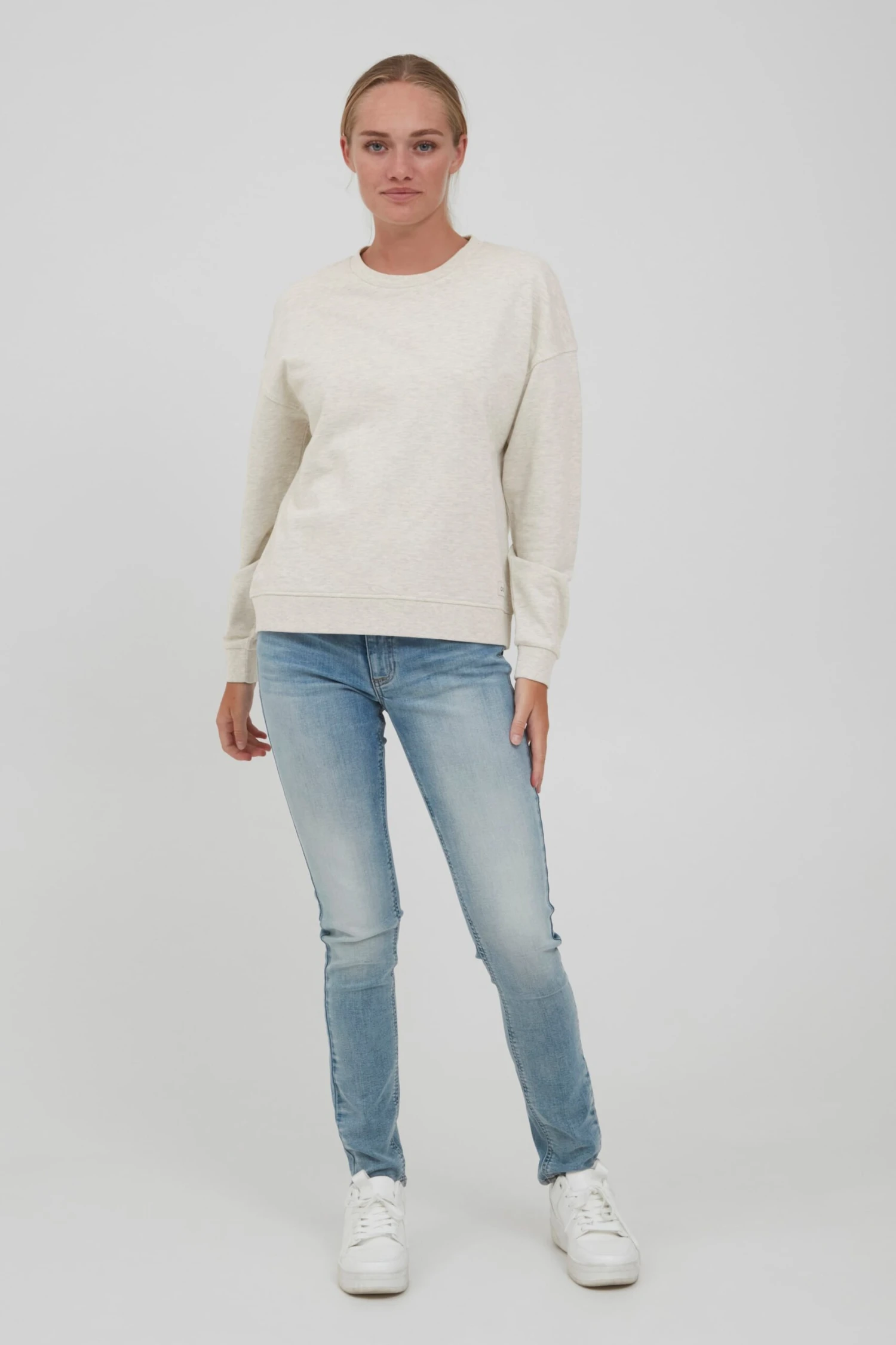 OXMO Sweatshirts Sweatshirt GRYNET Frauen Weiß 3 OXMO Sweatshirts Sweatshirt GRYNET Frauen Weiß – Bild 3