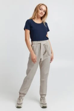 OXMO Bundfaltenhosen Loosefit Hose Lennja Frauen Beige -OXMO Verkaufs-Shop eb9c4c23f6c429f94cb5311a03a9fa67