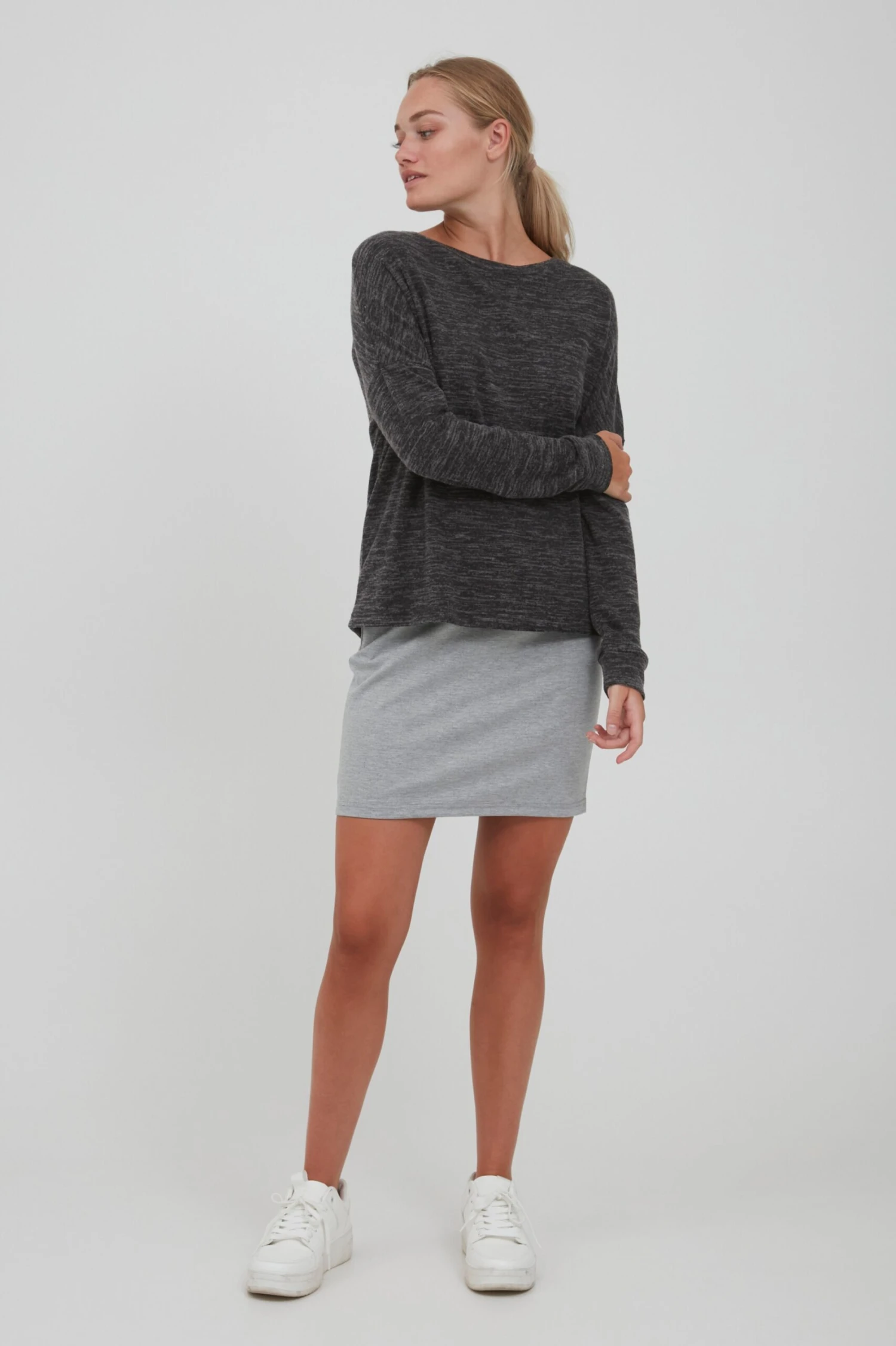 OXMO Sweatshirts Sweatshirt Benta Frauen Grau / Dunkelgrau 3 OXMO Sweatshirts Sweatshirt Benta Frauen Grau / Dunkelgrau – Bild 3