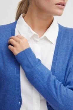 OXMO Strickjacken Strickjacke Oxhelene Frauen Kobaltblau -OXMO Verkaufs-Shop f28b1a332a022400f398b104bf8a7874