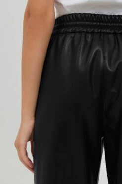 OXMO Stoffhosen Regular Jogger Pants Paulia Frauen Schwarz -OXMO Verkaufs-Shop f613aab90685c37ef76759a02a0d096a