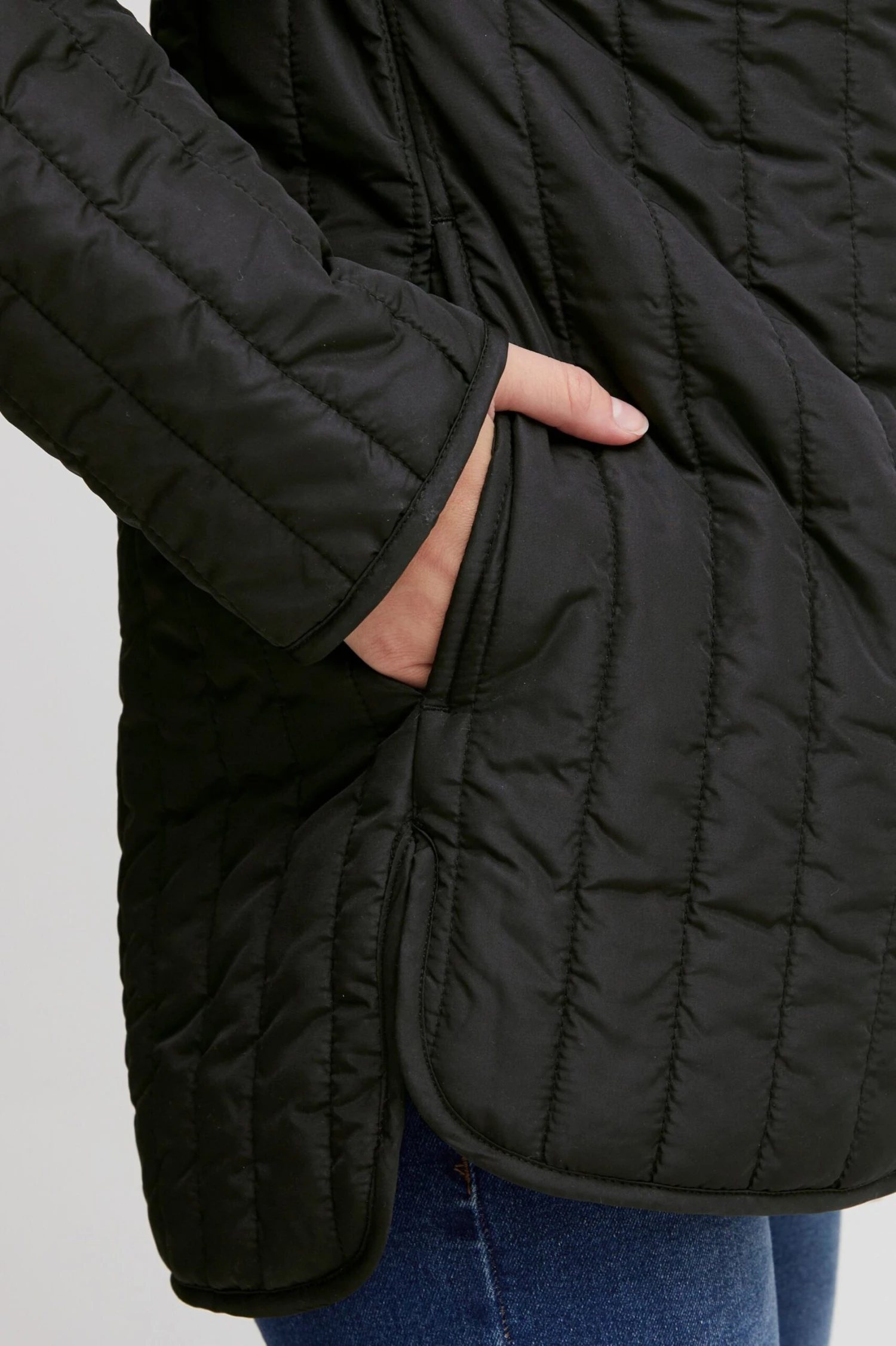 OXMO Übergangsjacken Steppjacke OXSAGGY Frauen Schwarz 6 OXMO Übergangsjacken Steppjacke OXSAGGY Frauen Schwarz – Bild 6